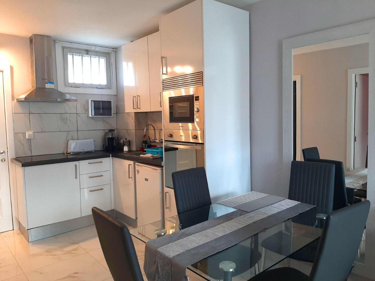 Centrally Located Apartment Close To The Ocean. Arona  Exteriör bild