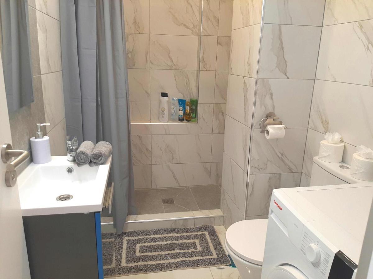 Centrally Located Apartment Close To The Ocean. Arona  Exteriör bild
